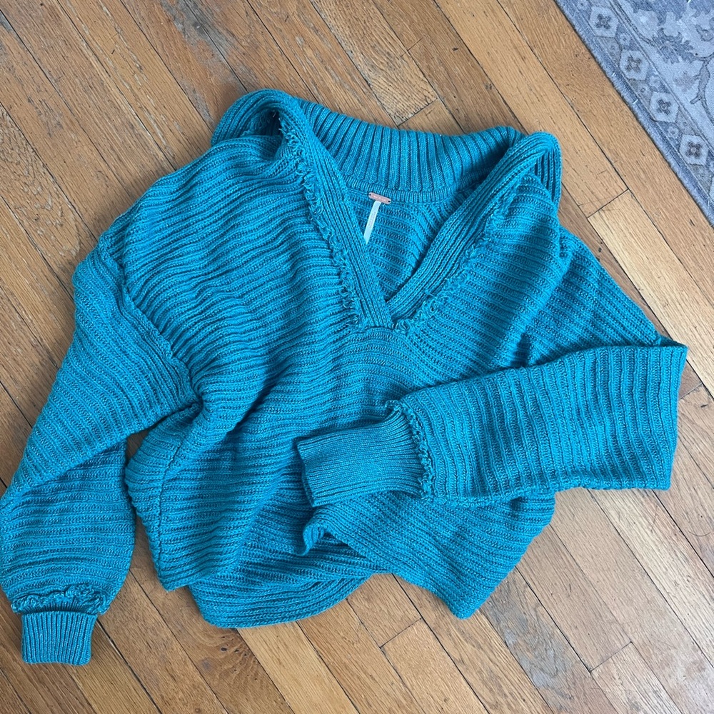 like new free people sweater